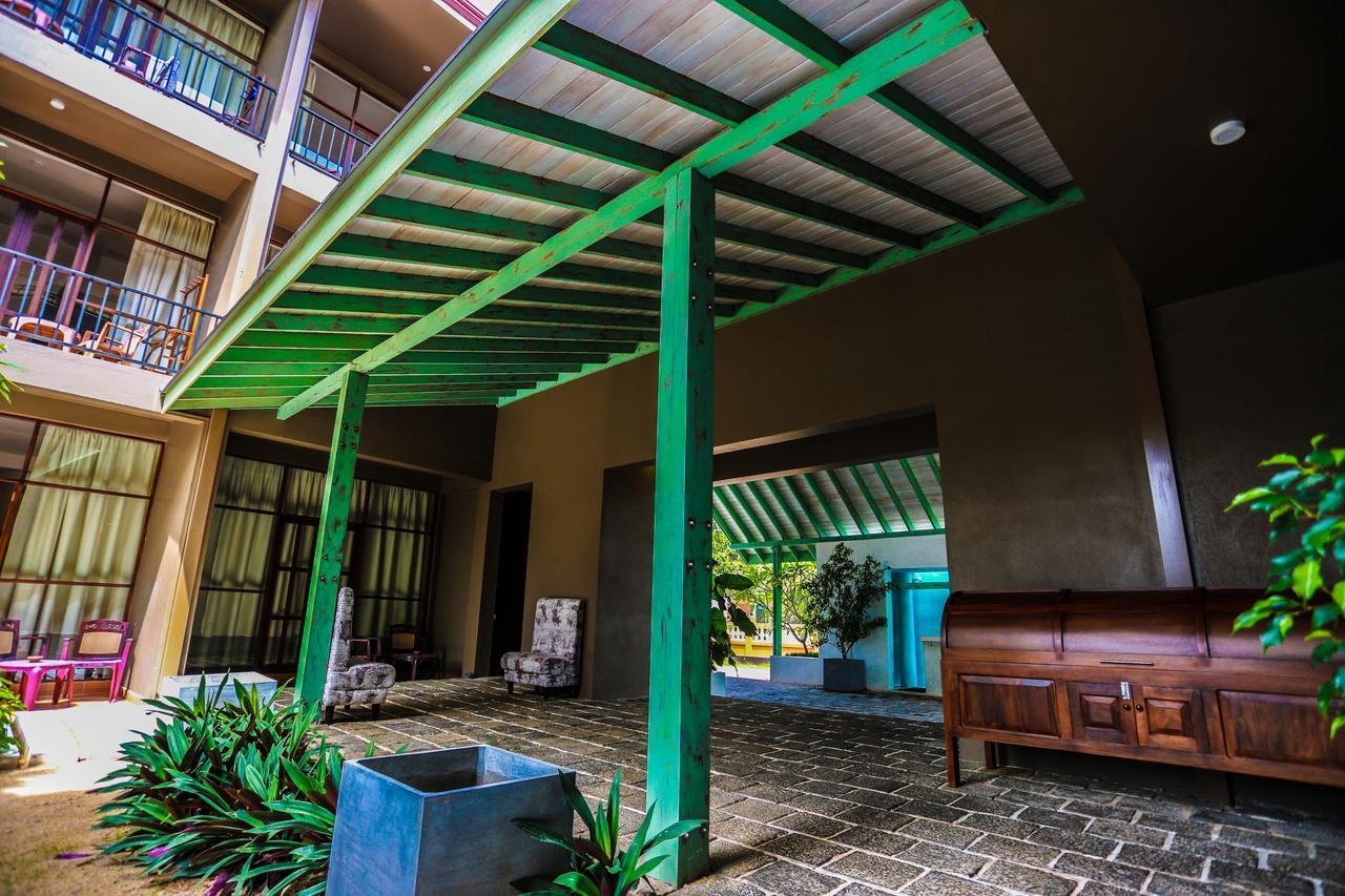 Hotel Waves By Tranquil Negombo Exteriér fotografie